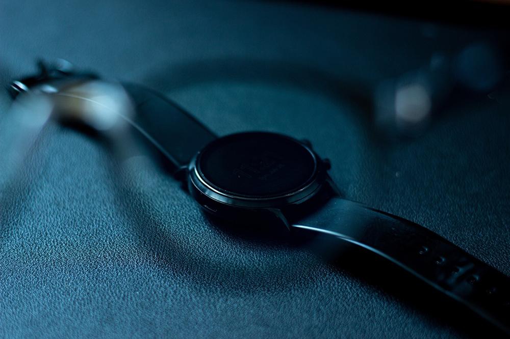 wristwatch adjustment