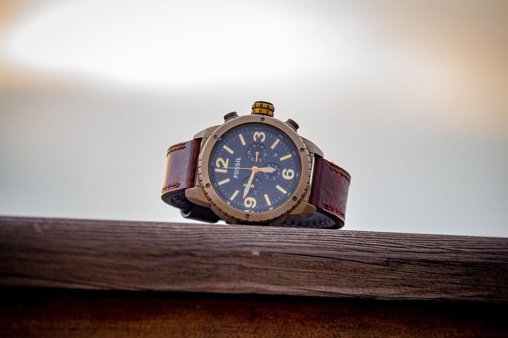 wristwatch adjustment